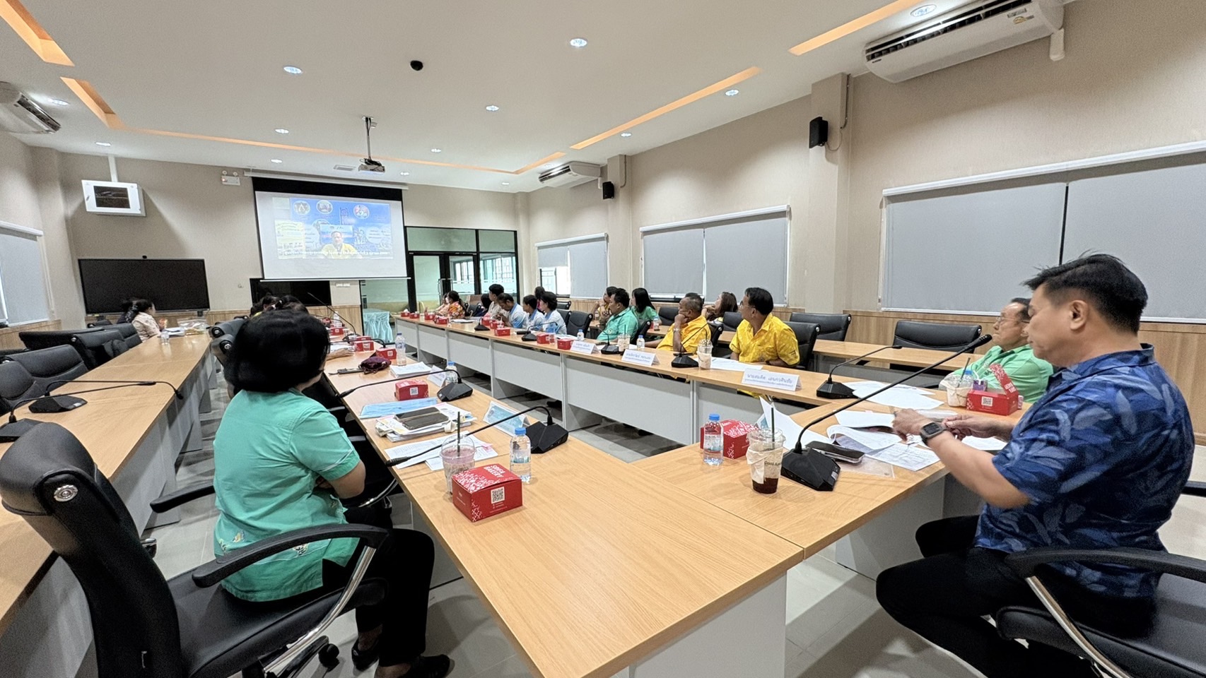 🏦พช.ชลบุรี คัดเลือกศูนย์จัดการกองทุนชุมชน เพื่อพัฒนาสู่การเป็นต้นแบบ ประจำปี 2568