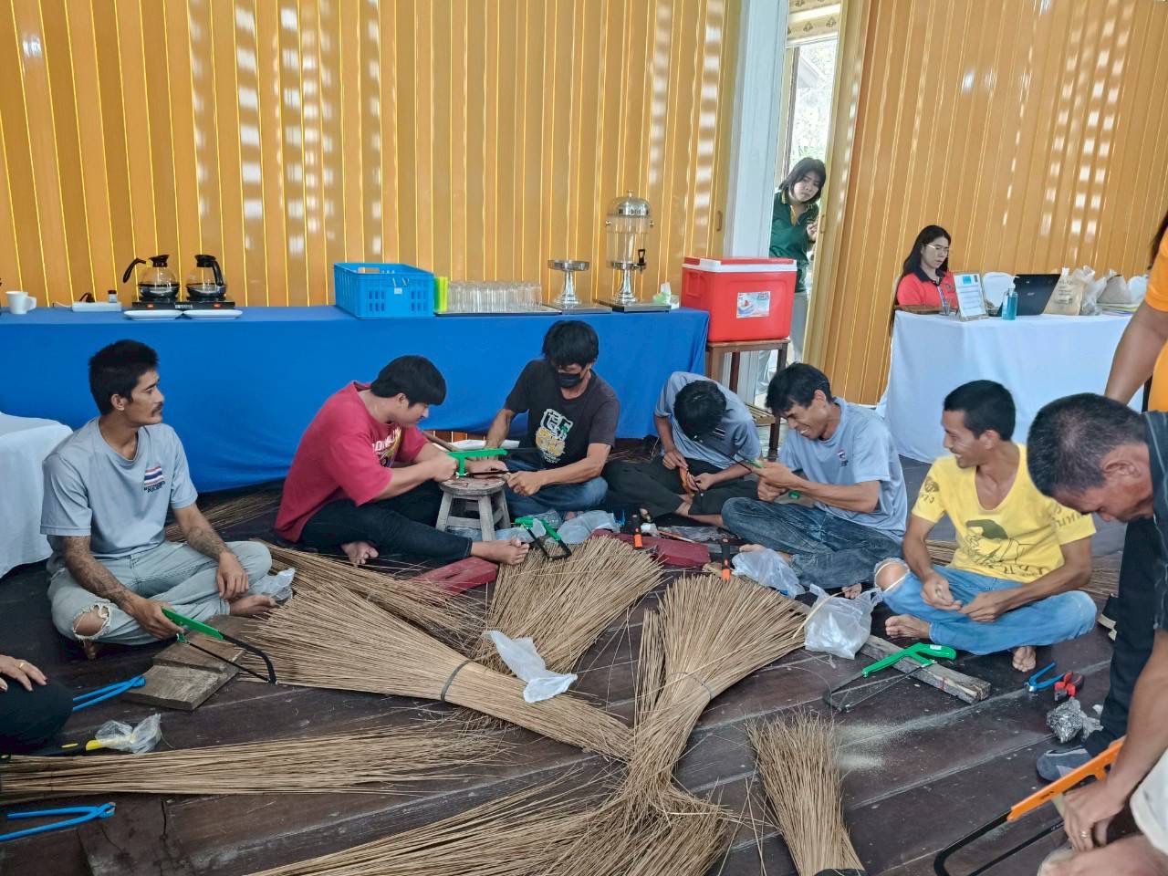 👉👉พช.ชลบุรี ดำเนินโครงการ ส่งเสริมสนับสนุนสัมมาชีพชุมชนแก่เยาวชนกลุ่มเสี่ยงหรือผู้ผ่านการบำบัด (วันที่ 26 -28 พฤษภาคม 2568)