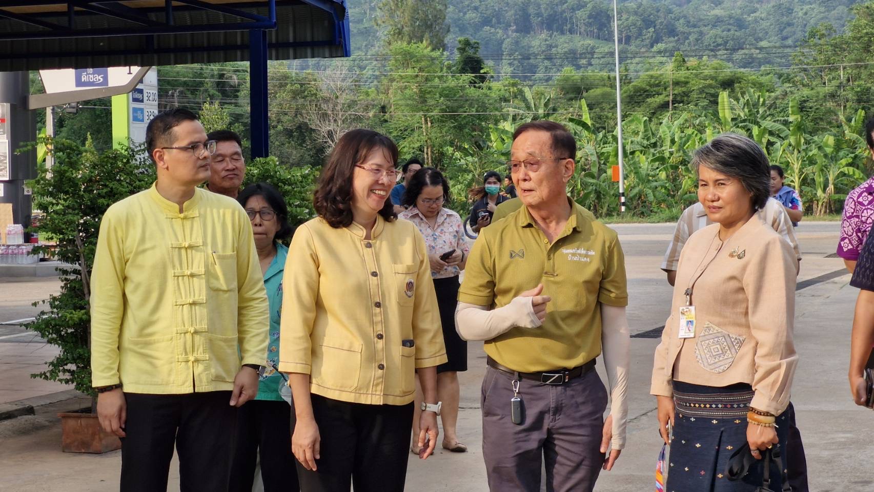 🌊🌊 พช.ชลบุรี ร่วมลงพื้นที่ติดตามการดำเนินงานกลุ่มออมทรัพย์เพื่อการผลิตบ้านป่าแดง