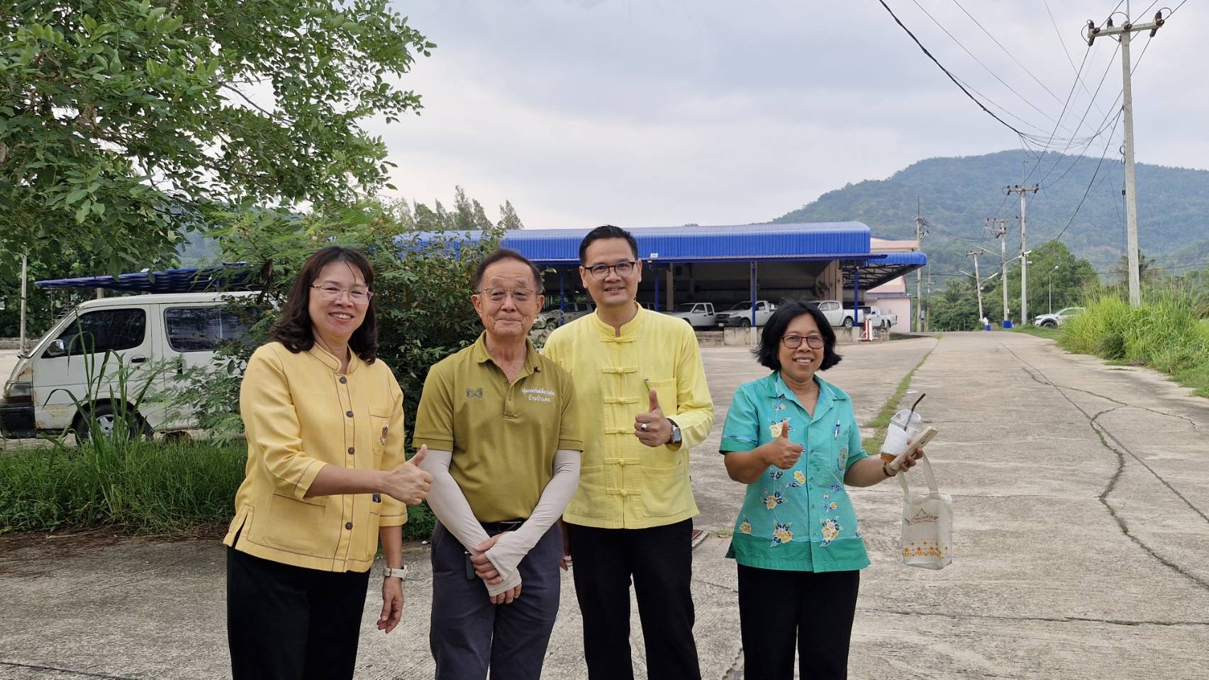 🌊🌊 พช.ชลบุรี ร่วมลงพื้นที่ติดตามการดำเนินงานกลุ่มออมทรัพย์เพื่อการผลิตบ้านป่าแดง