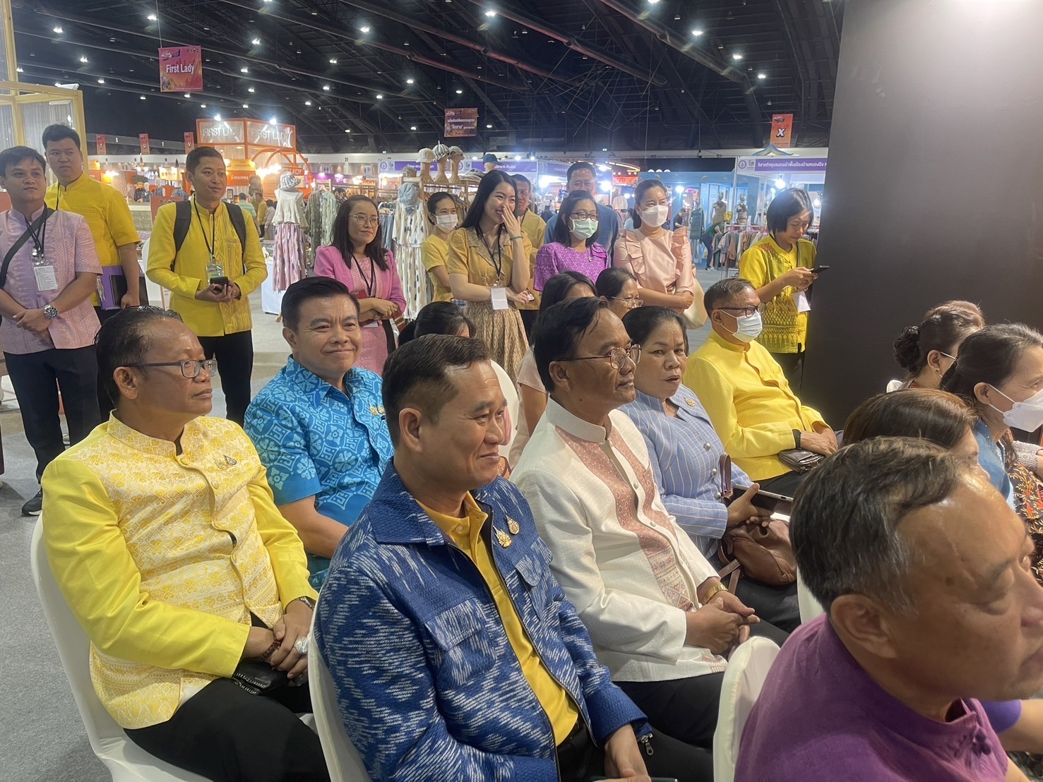 📣 พช.ชลบุรี ร่วมประชุมมอบนโยบายผู้บริหารกรมการพัฒนาชุมชน ส่วนกลาง และภูมิภาค และร่วมกิจกรรมส่งเสริมการค้าขายออนไลน์ เพื่อเสริมสร้างโอกาสทางการตลาดให้กับผู้ประกอบการ OTOP