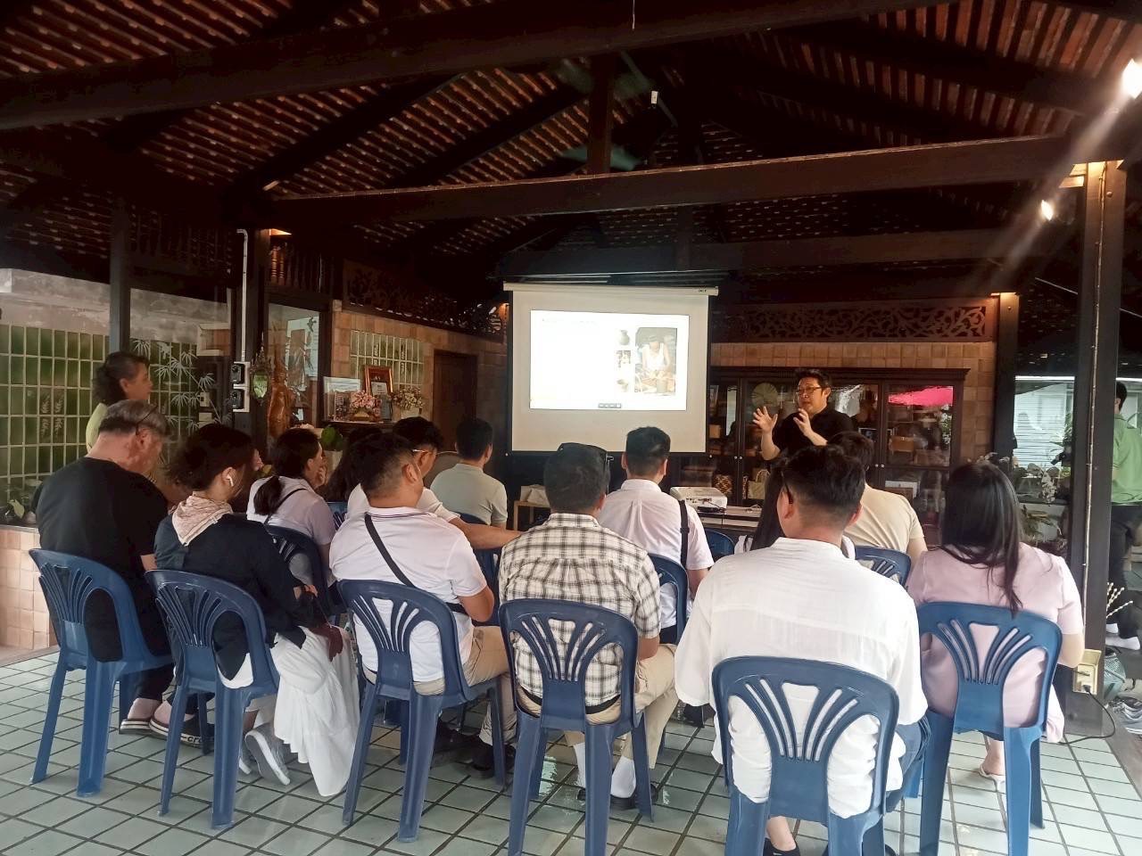 💛🙏🏼 พช.ชลบุรี ต้อนรับคณะบุคลากรจากประเทศมองโกเลียศึกษาดูงาน OTOP ในพื้นที่จังหวัดชลบุรี