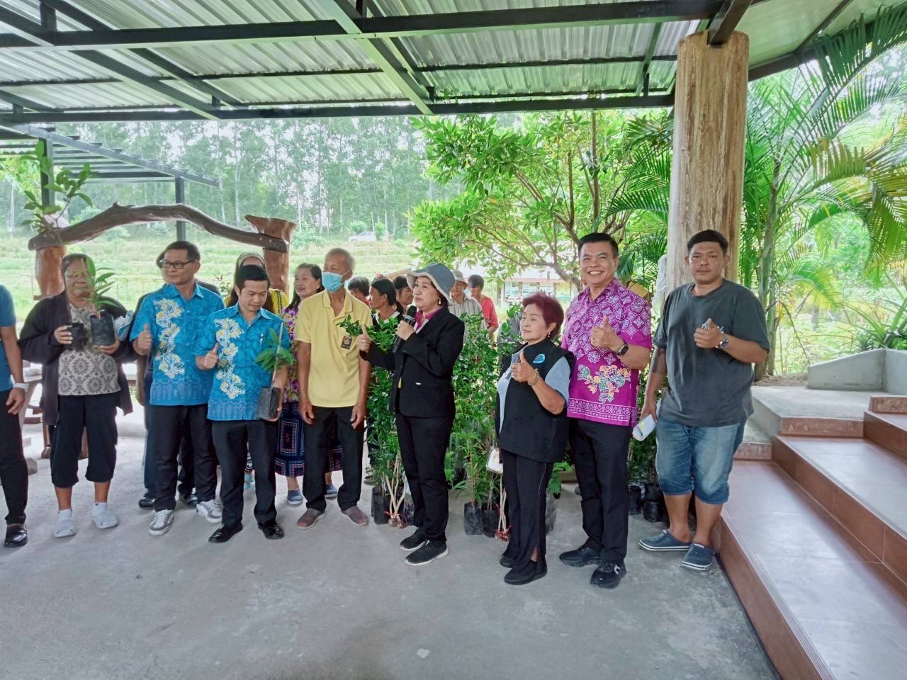 🌊 พช. ชลบุรี ดำเนินโครงการสนองพระราชดำริโครงการอนุรักษ์พันธุกรรมพืชฯ (อพ.สธ.) กิจกรรม ขยายผลการจัดทำแปลงอนุรักษ์พันธุกรรมพืช