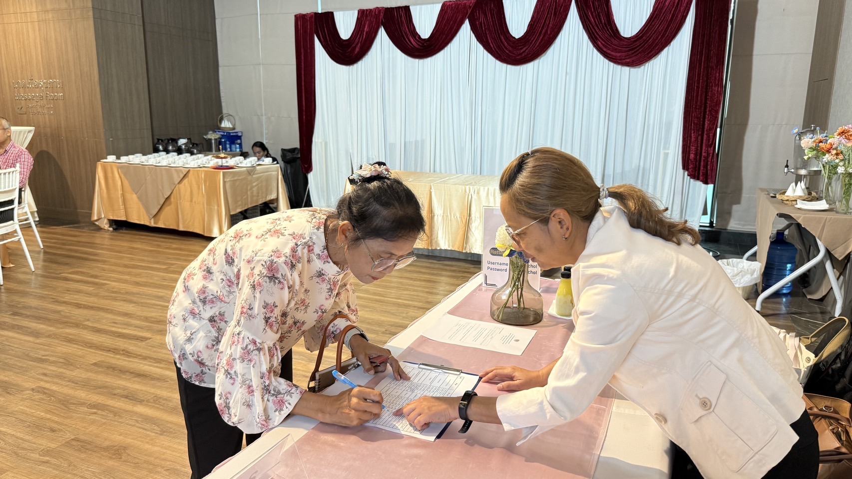 🌊 พช. ชลบุรี ดำเนินโครงการส่งเสริมการพัฒนาธุรกิจของกลุ่มผู้ผลิต ผู้ประกอบการ และเครือข่ายเกษตรปลอดภัย สู่ผู้ประกอบการชุมชน