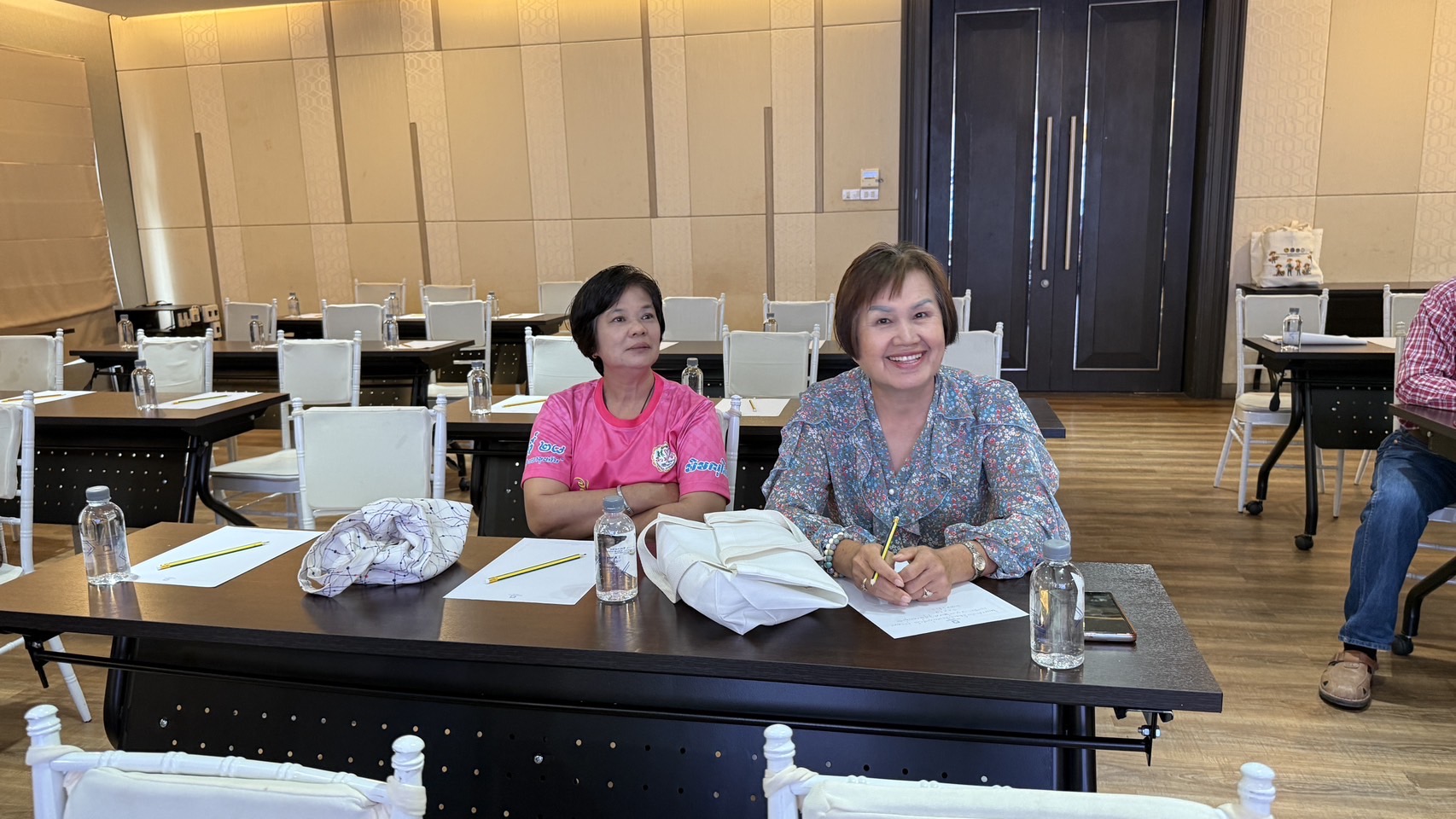 🌊 พช. ชลบุรี ดำเนินโครงการส่งเสริมการพัฒนาธุรกิจของกลุ่มผู้ผลิต ผู้ประกอบการ และเครือข่ายเกษตรปลอดภัย สู่ผู้ประกอบการชุมชน