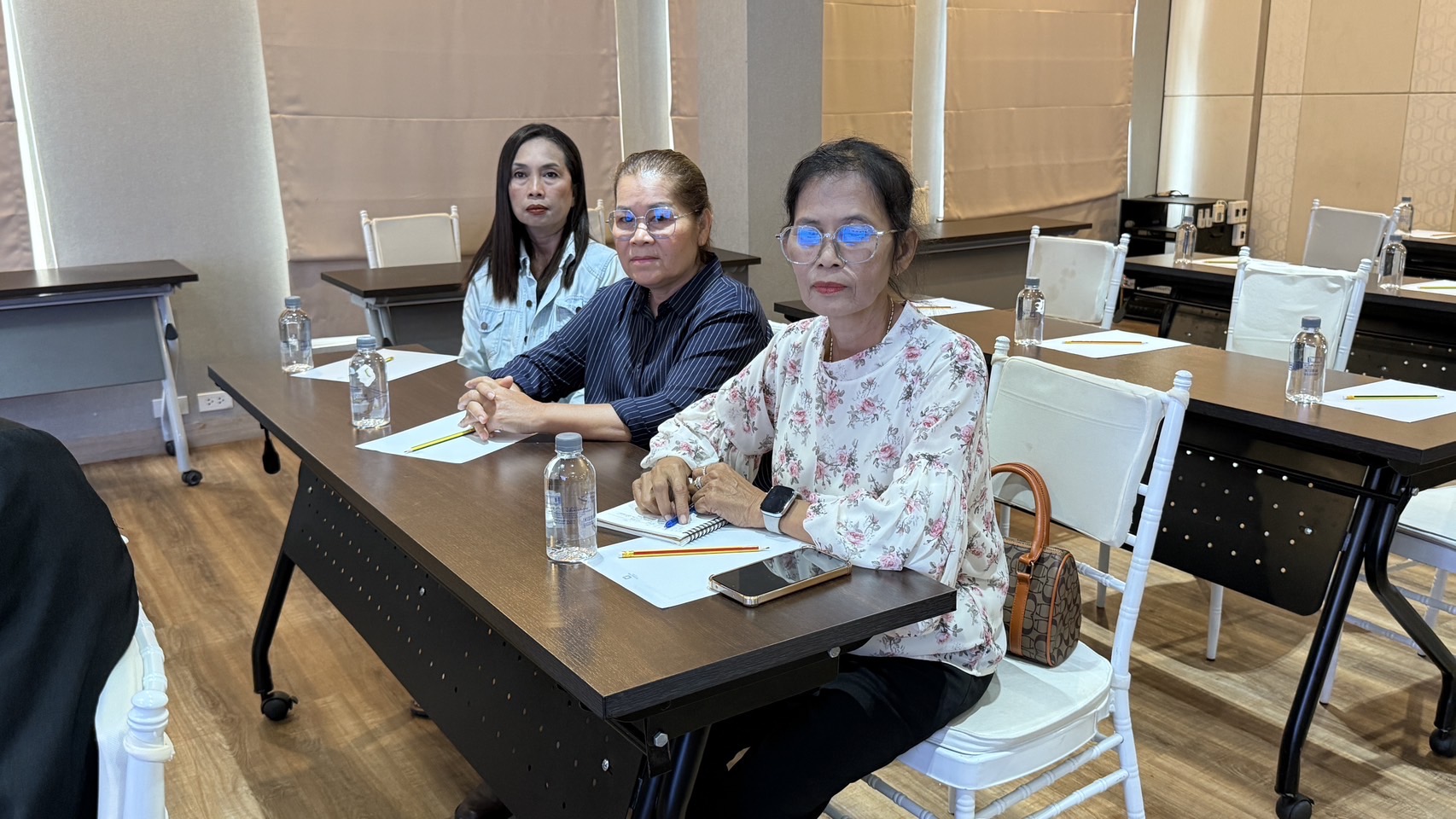 🌊 พช. ชลบุรี ดำเนินโครงการส่งเสริมการพัฒนาธุรกิจของกลุ่มผู้ผลิต ผู้ประกอบการ และเครือข่ายเกษตรปลอดภัย สู่ผู้ประกอบการชุมชน