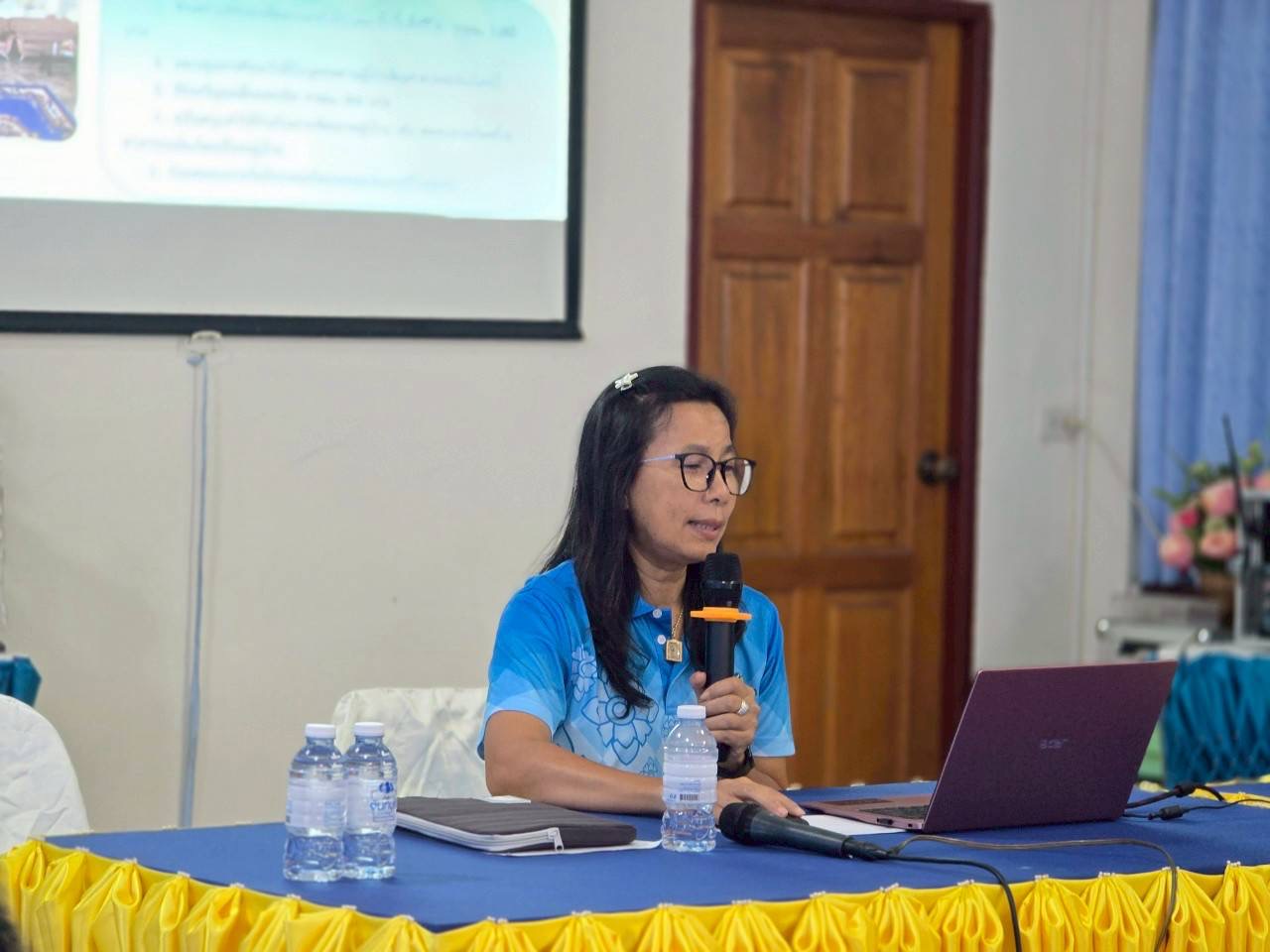 พช.ชลบุรี ร่วมกับเครือข่ายกองทุนแม่ของแผ่นดินจังหวัดชลบุรี ดำเนินโครงการอบรมเพิ่มศักยภาพคณะกรรมการเครือข่ายกองทุนแม่ของแผ่นดินจังหวัดชลบุรี และศึกษาดูงาน ประจำปี 2568