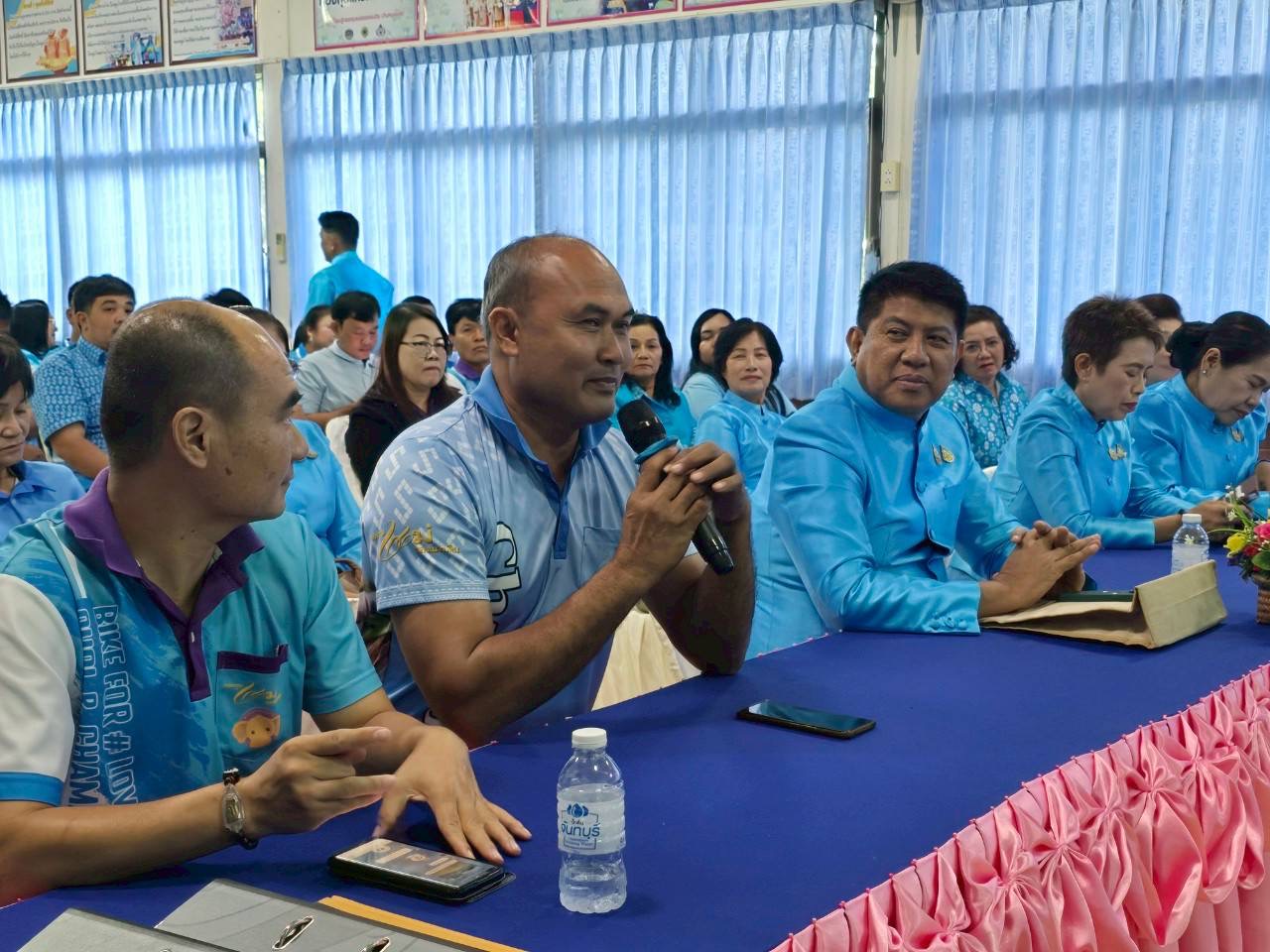 พช.ชลบุรี ร่วมกับเครือข่ายกองทุนแม่ของแผ่นดินจังหวัดชลบุรี ดำเนินโครงการอบรมเพิ่มศักยภาพคณะกรรมการเครือข่ายกองทุนแม่ของแผ่นดินจังหวัดชลบุรี และศึกษาดูงาน ประจำปี 2568