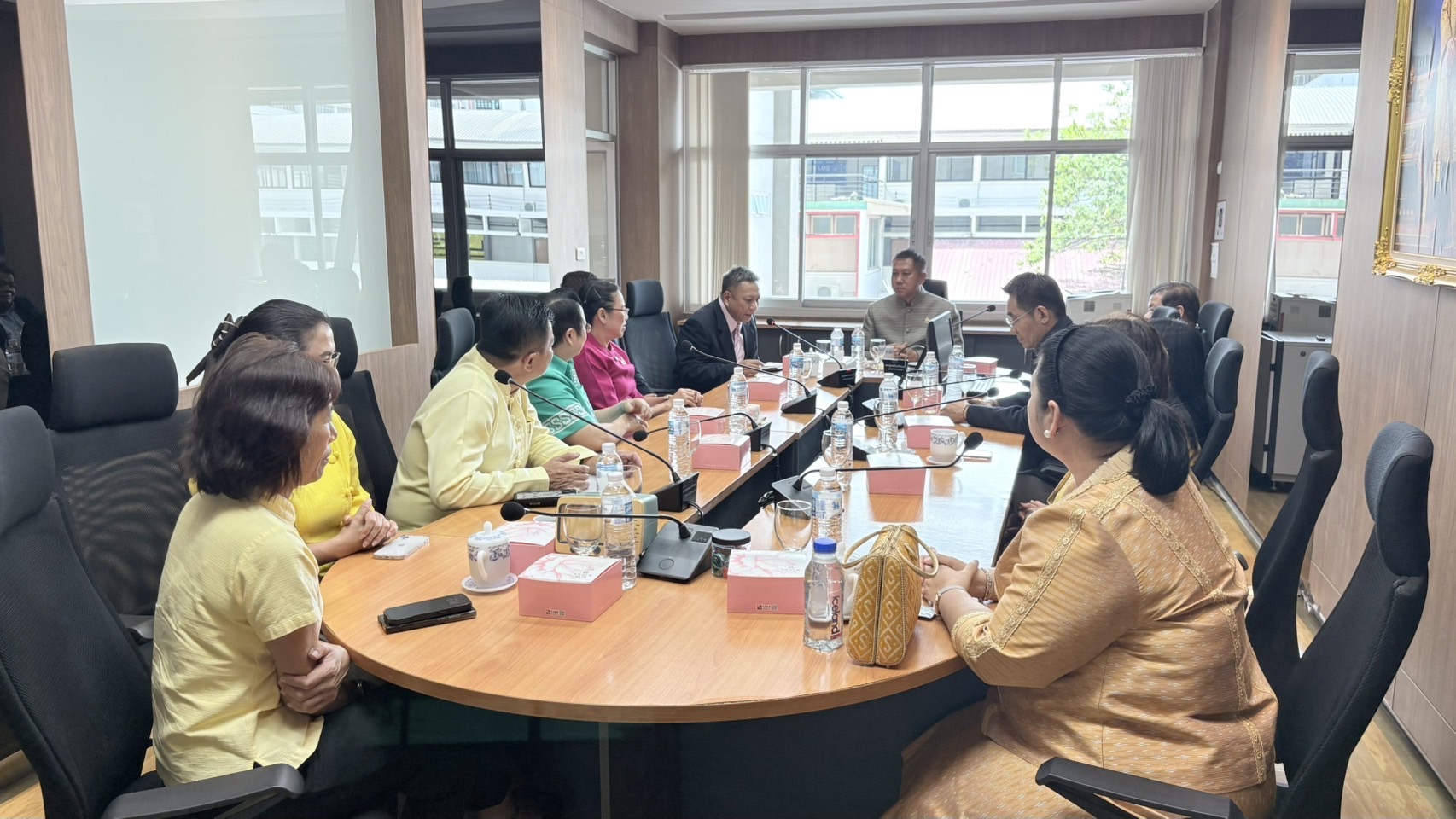 💁🏻‍♀️ จังหวัดชลบุรี จัดพิธีลงนามบันทึกความเข้าใจความร่วมมือทางวิชาการการขับเคลื่อนงานกองทุนพัฒนาบทบาทสตรีจังหวัดชลบุรี ร่วมกับมหาวิทยาลัยบูรพา