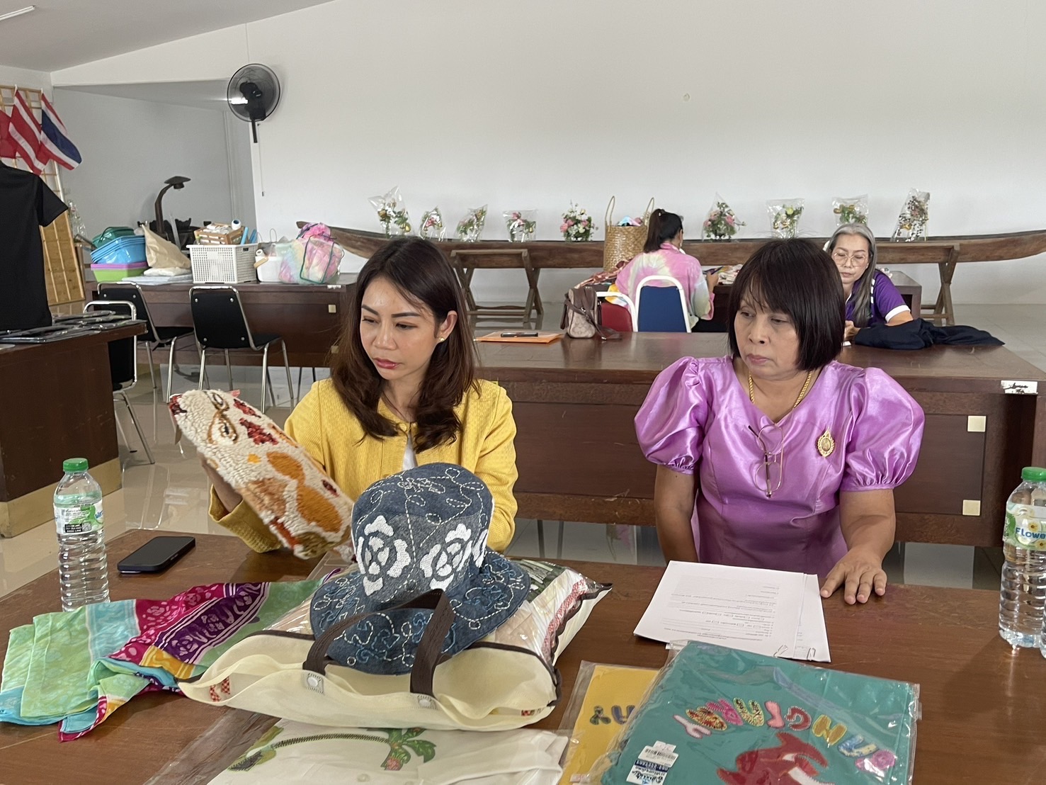 🌊 พช.ชลบุรี ร่วมติดตาม และสนับสนุนการดำเนินงานโครงการพัฒนาศักยภาพผู้ประกอบการสู่ยุค 4.0 และการจัดตั้งสถาบันส่งเสริมความรู้ภูมิปัญญา (OTOP Academy)