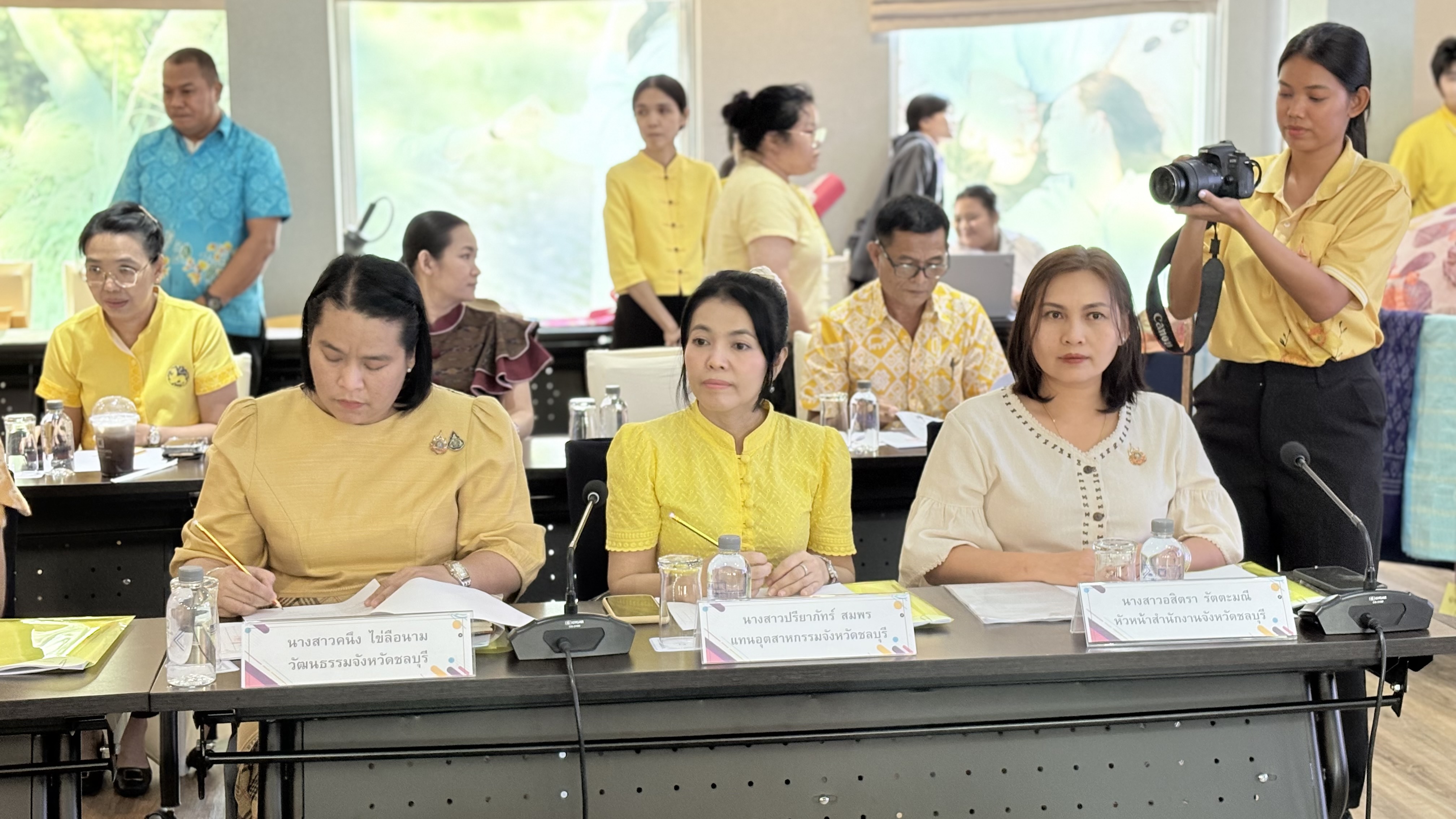 จังหวัดชลบุรี ประกวดผ้าลายพระราชทาน “ผ้าลายสิริราชพัสตราภรณ์” และงานหัตถกรรม จังหวัดชลบุรี ประจำปี 2568