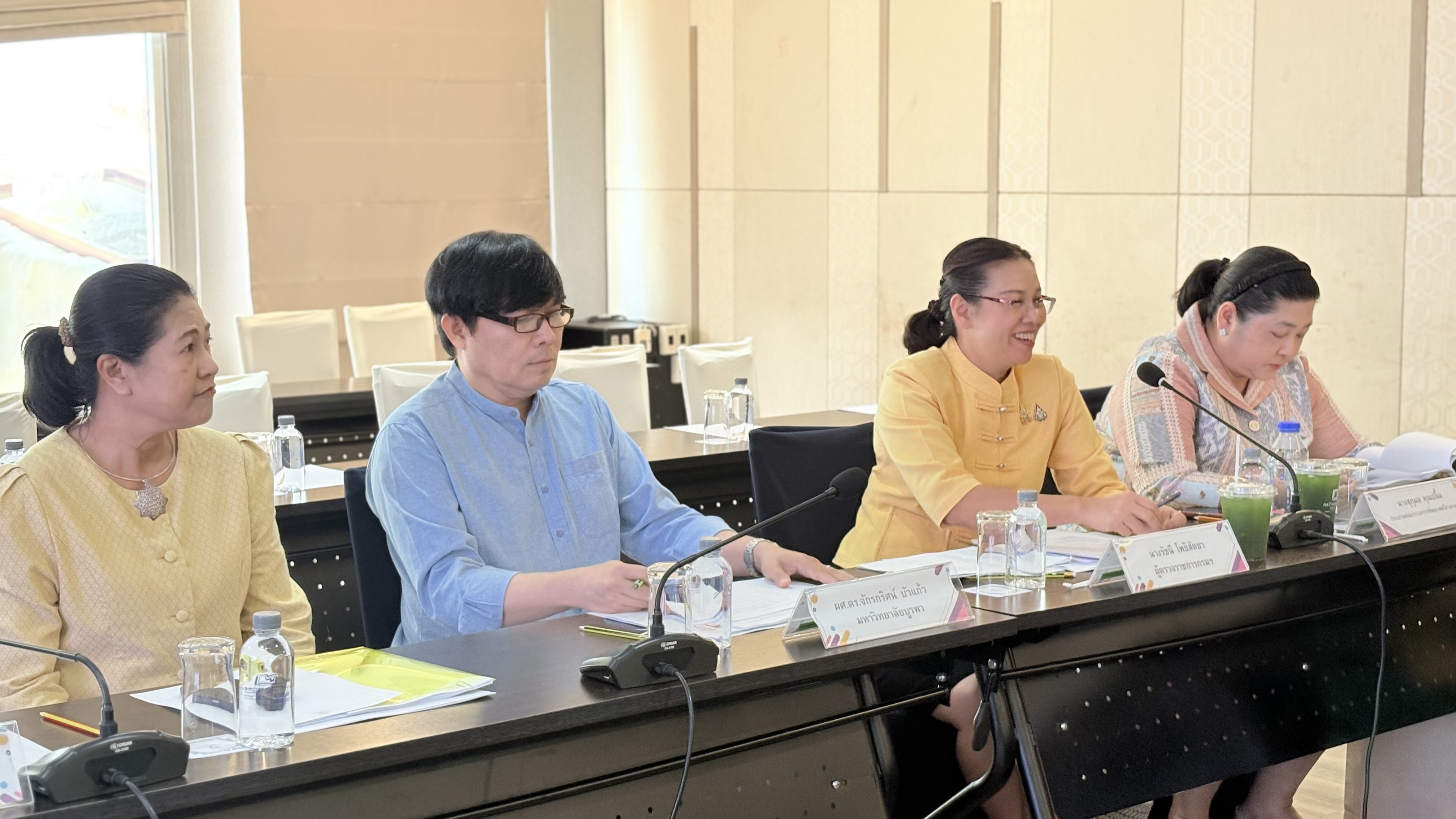 จังหวัดชลบุรี ประกวดผ้าลายพระราชทาน “ผ้าลายสิริราชพัสตราภรณ์” และงานหัตถกรรม จังหวัดชลบุรี ประจำปี 2568