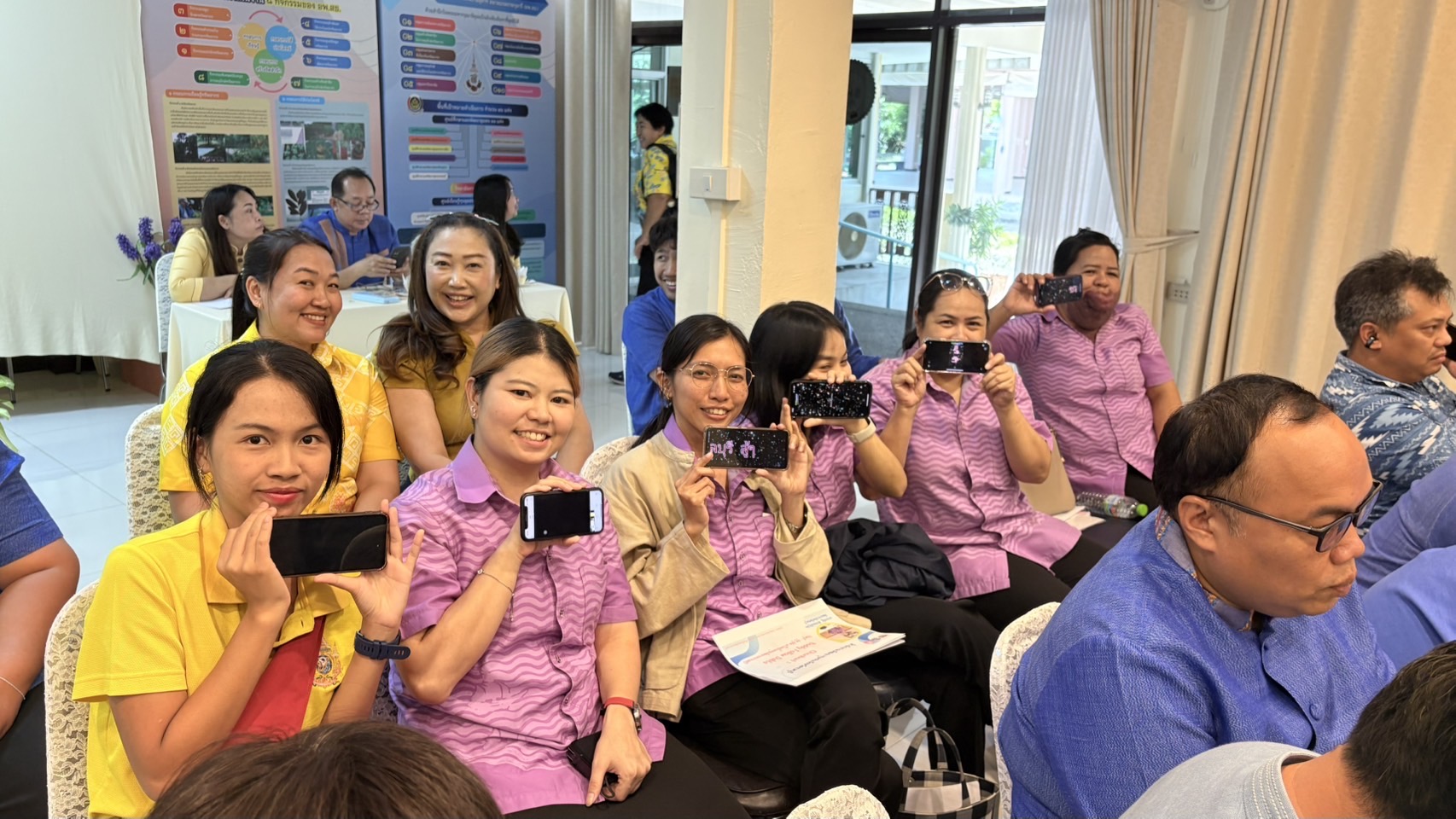 🌊 พช.ชลบุรี ร่วมนำเสนอผลงานการคัดเลือกหน่วยงานต้นแบบและนวัตกรรมดีเด่น ระดับเขตตรวจ ประจำปี 2568