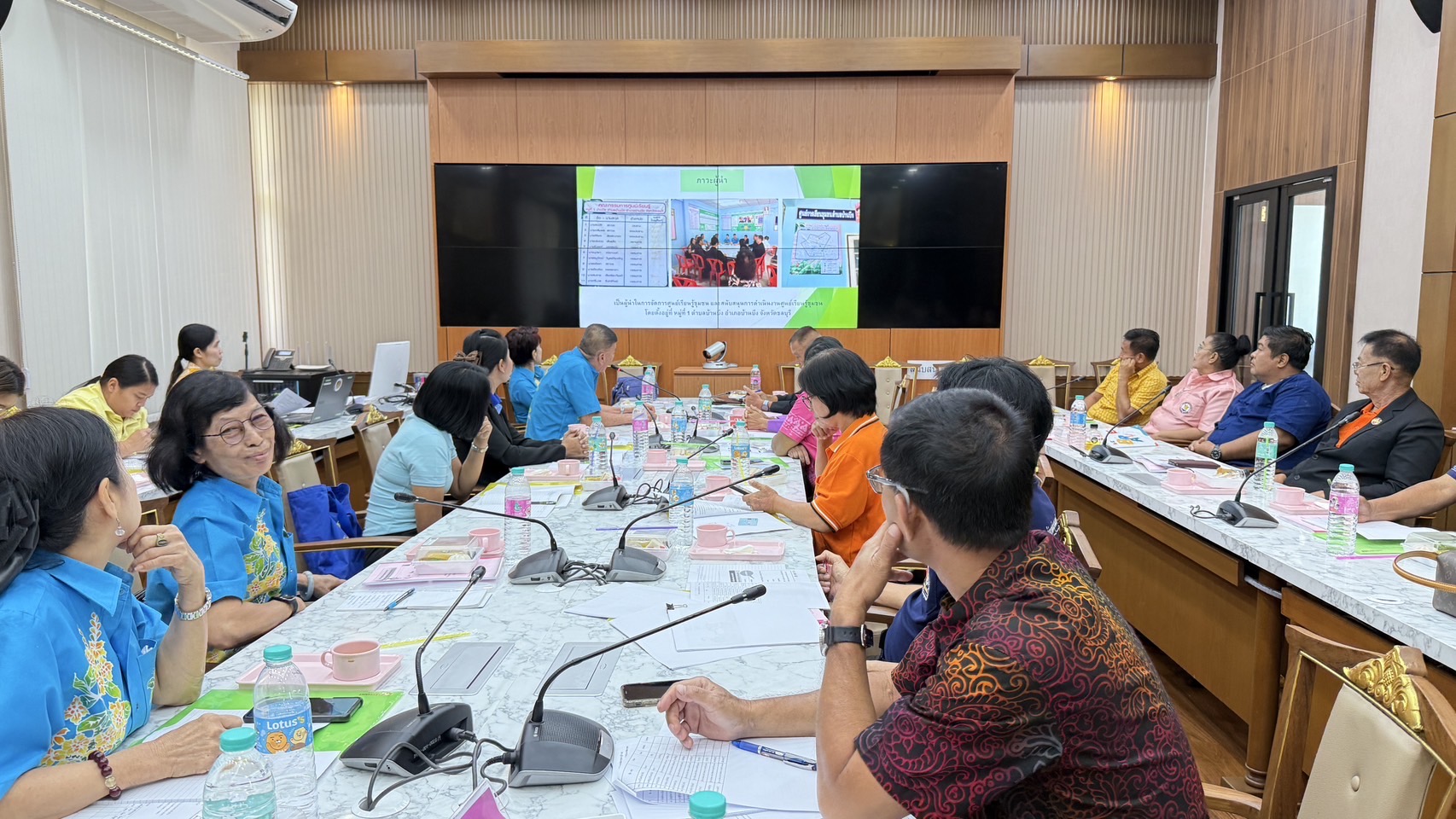 ✨✨ พช.ชลบุรี จัดประชุมเชิงปฏิบัติการจัดทำโครงการริเริ่มสร้างสรรค์ตามภารกิจผู้นำอาสาพัฒนาชุมชน